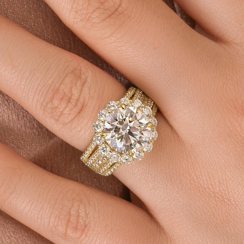 Moissanite Halo Split Shank 4.0Ct Round Cut Engagement Ring
