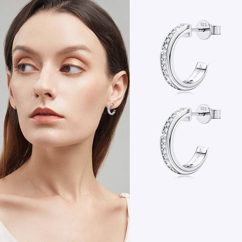HNJ Jewels Moissanite Classic Round Cut Curved Stud Earrings