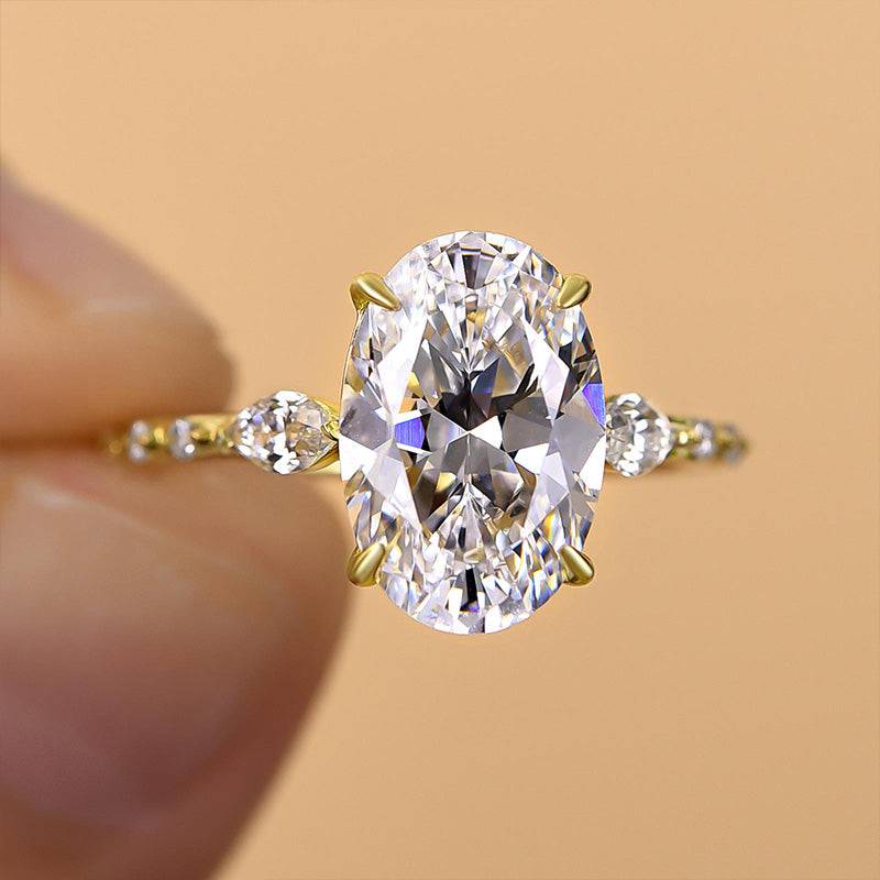 HNJ Jewels Exquisite Yellow Gold Oval Cut Engagement Ring